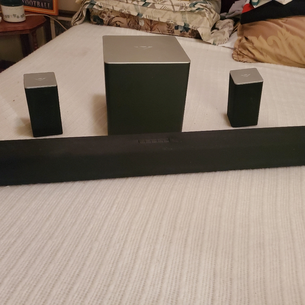 Vizio 32/5.1 channel soundbar Subwoofer douby audi